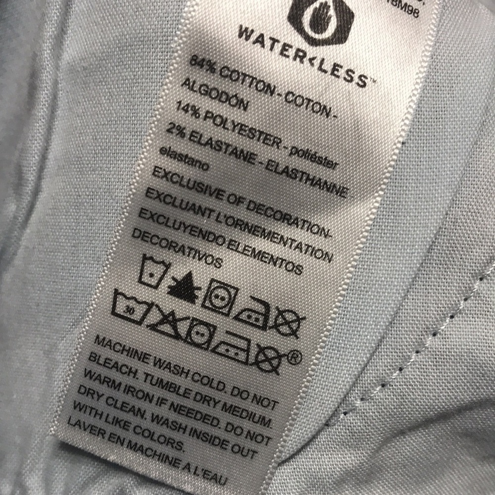 LEVI’S Women’s Medium Wash DISTRESSED ANKLE Cropped Jeans Sz 18 - Picture 9 of 15